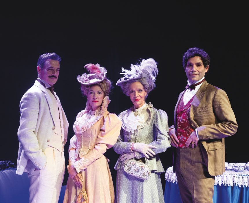 “L’importanza di chiamarsi Ernesto” al Teatro Verdi con Lucia Poli e la regia di Geppy Gleijeses