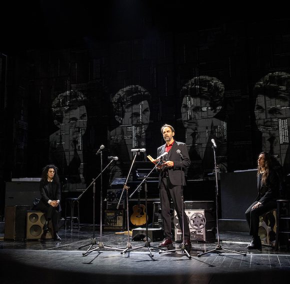 Grande chiusura di stagione al Verdi di Gorizia:  “Gaber – Mi fa male il mondo” con Neri Marcorè