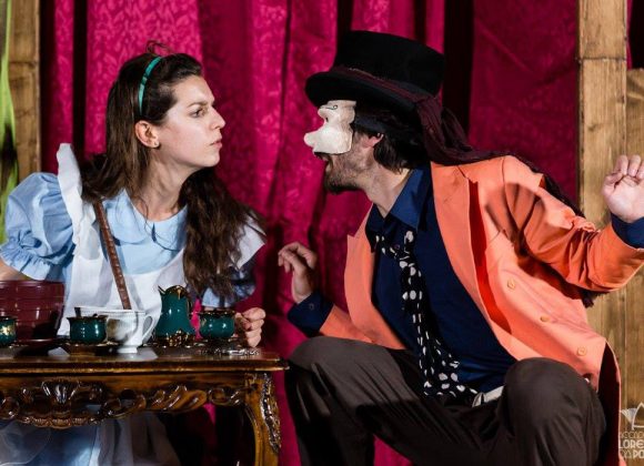 Alice nel paese delle meraviglie Alice nel paese delle meraviglie